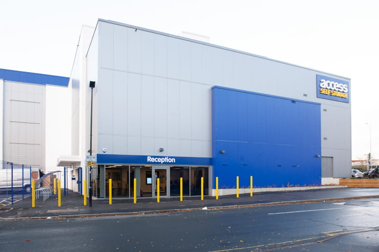 Storage units Brentford - Secure building side at Access Self Storage