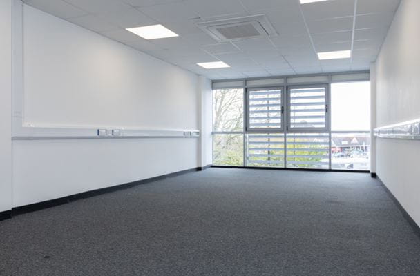 access_offices_cheam_medium_office