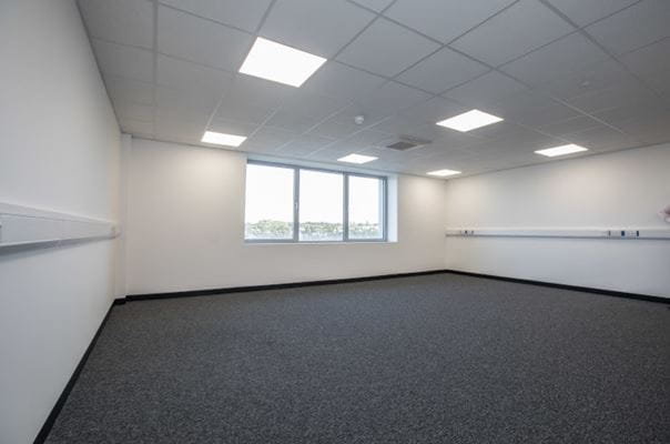 Access Offices Charlton - large office