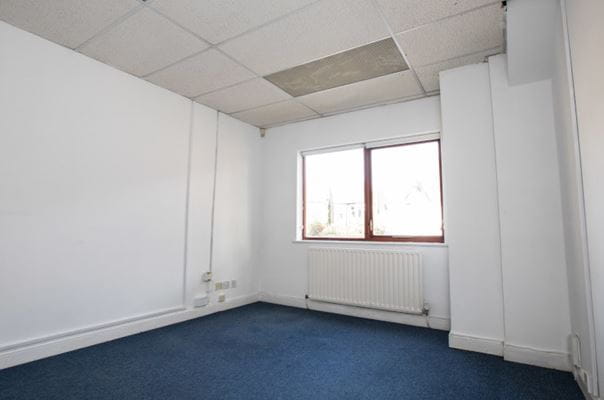 Access Offices Ealing - small office